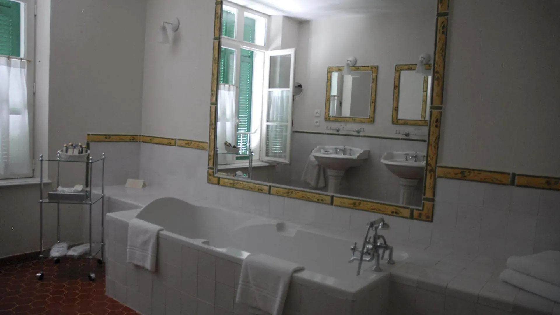 **** Hotel Hôtel Domaine De Chateauneuf à Nans-les-Pins France